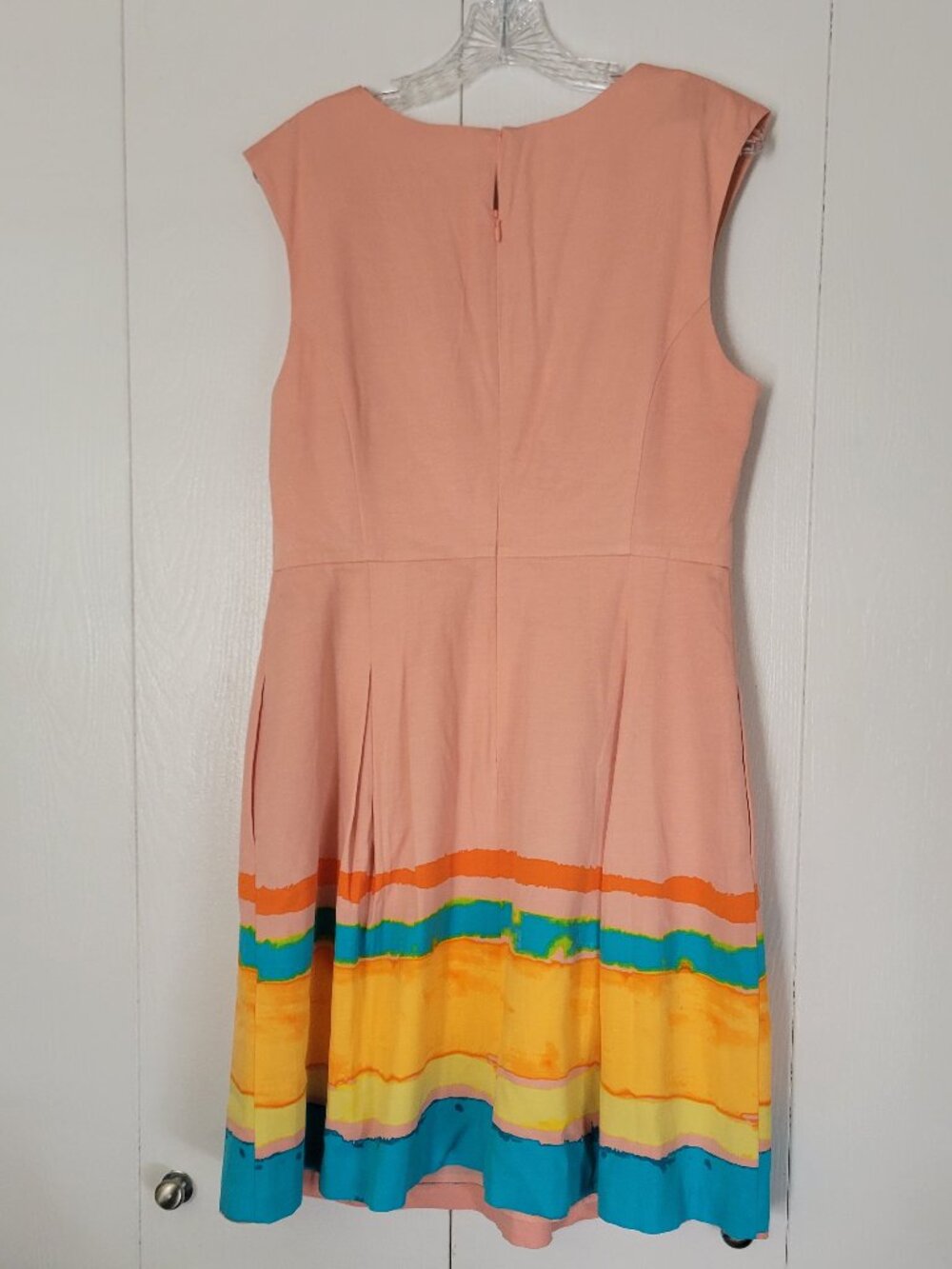Sleeveless v-neck dress